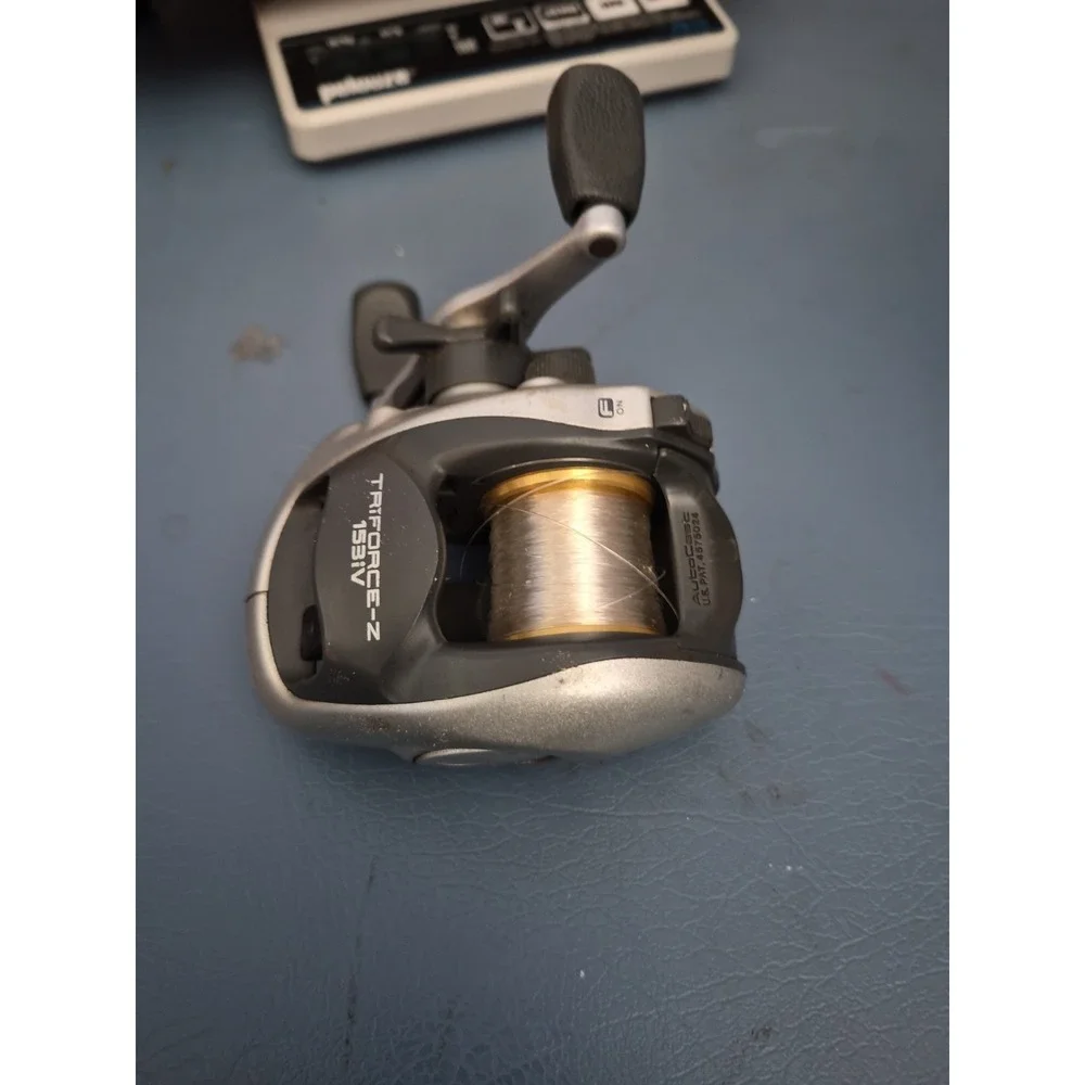 Daiwa Triforce Z 153iv Fishing Reel BAITCAST REEL W Flipping Switch